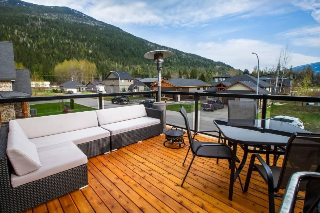 The Best 2 Bedrooms Suite In Revelstoke! Eksteriør billede