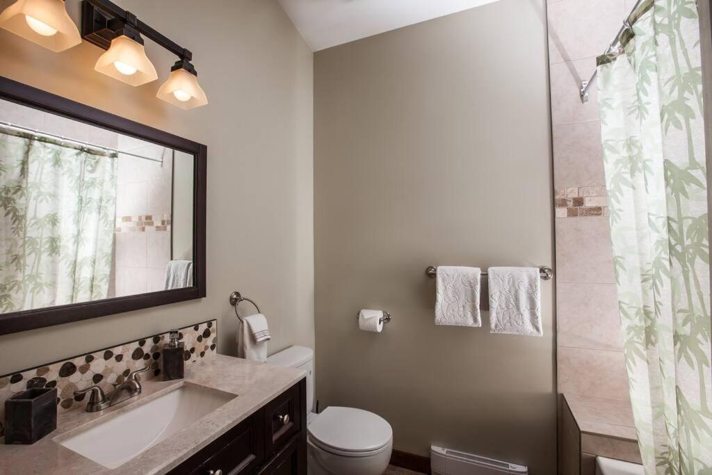 The Best 2 Bedrooms Suite In Revelstoke! Eksteriør billede